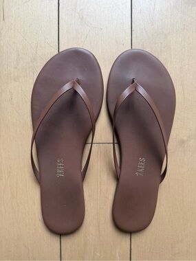 TKEES Brown Minimalist Leather Flip Flop Sandals